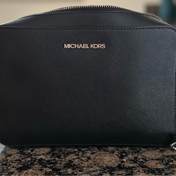 Michael Kors Jet Set Saffiano Leather Crossbody Bag - Picture 1 of 3